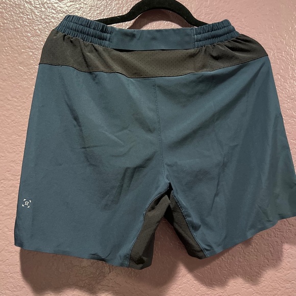 Men’s Lululemon Shorts - Picture 3 of 6